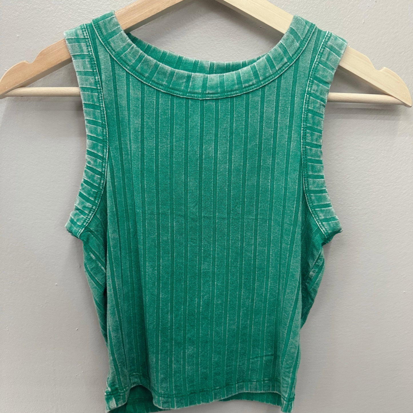 Ribbed Sleeveless Cropped Tank